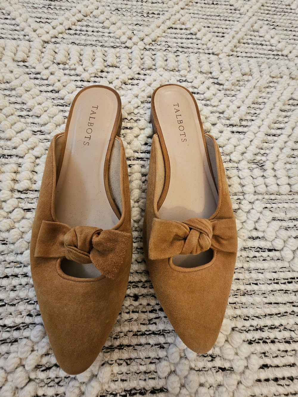 GUC Talbots Havana Tan Edison Bow Mustard Suede Knot Mules Size 8.5